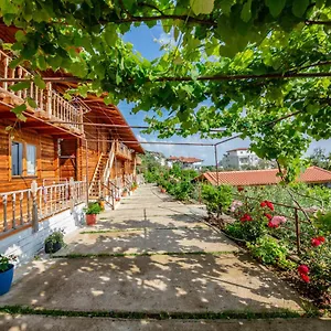 Luiza Guest house Borsh