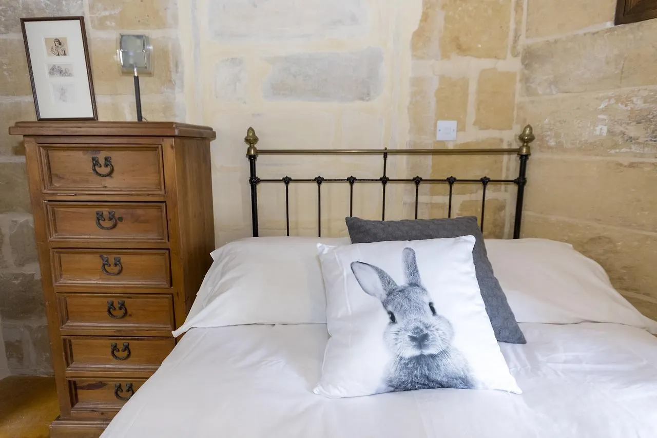 The Burrow Guest House Malta