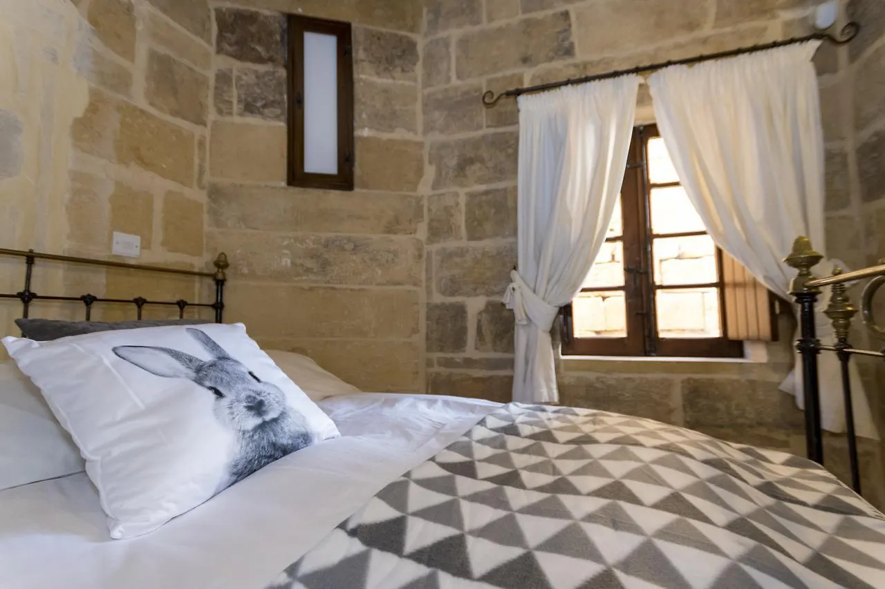 The Burrow Guest House 2*, Tarxien